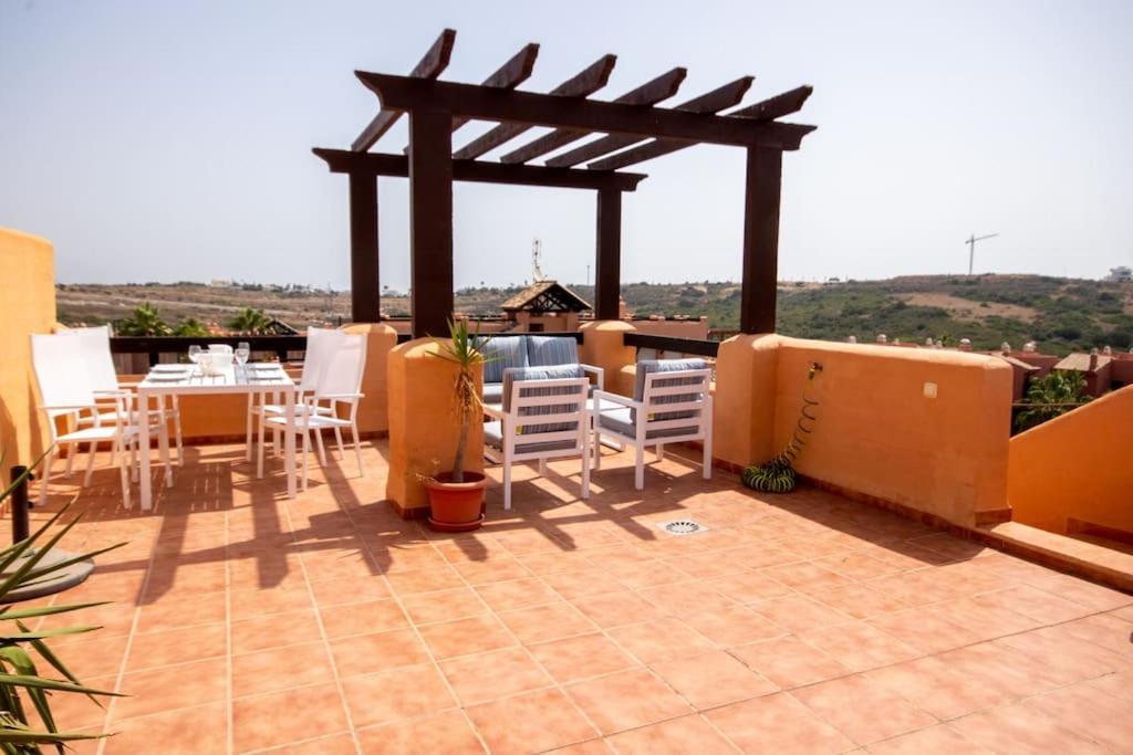 Penthouse With Roof Terrace, Bbq, Pool- And Sea Views Apartment *